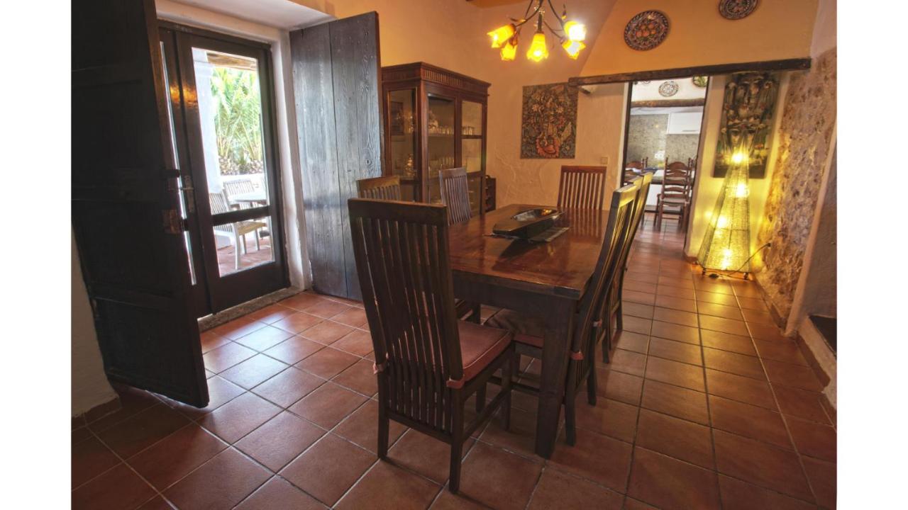 Villa Daniel 5 Mins By Taxi Into Ibiza Town Sant Jordi de ses Salines Екстериор снимка